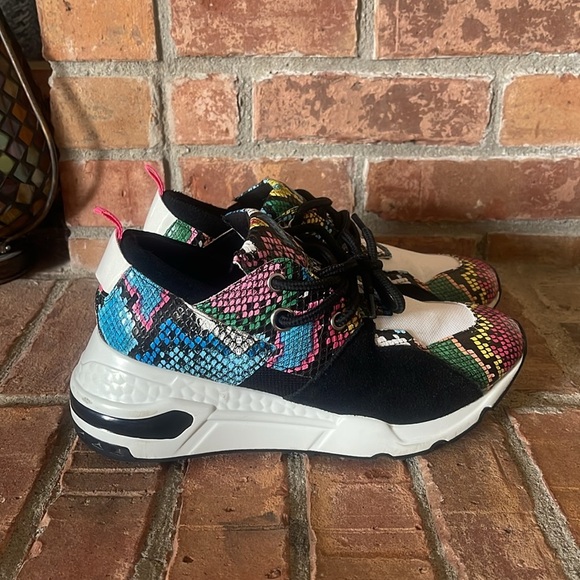 Steve Madden Cliff Multi Color Rainbow Snake Multi Pattern Sneakers - Picture 2 of 7